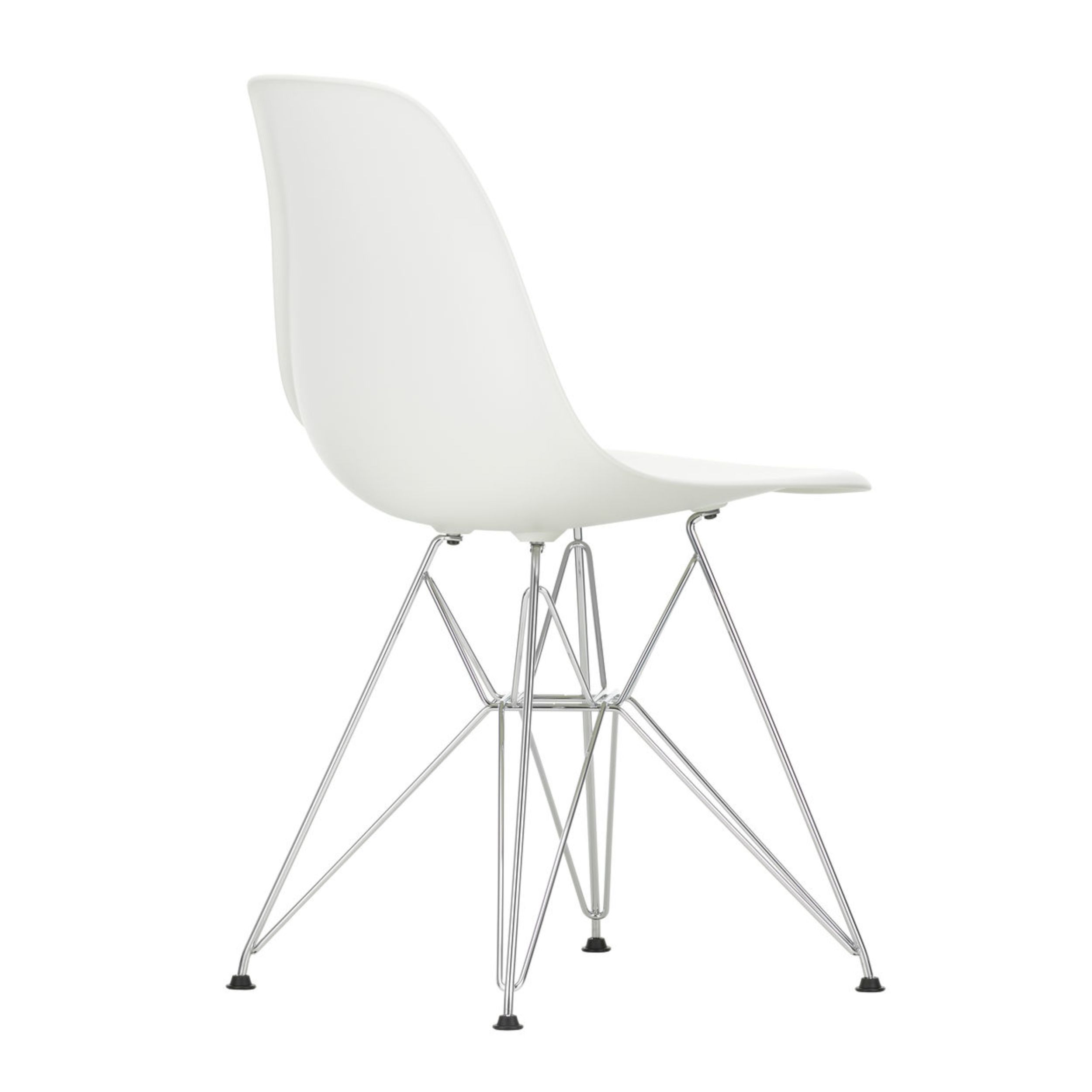 Schalenstuhl Plastic Side Chair DSR von Vitra in weiß mit Chromgestell als Freisteller von schräg hinten.