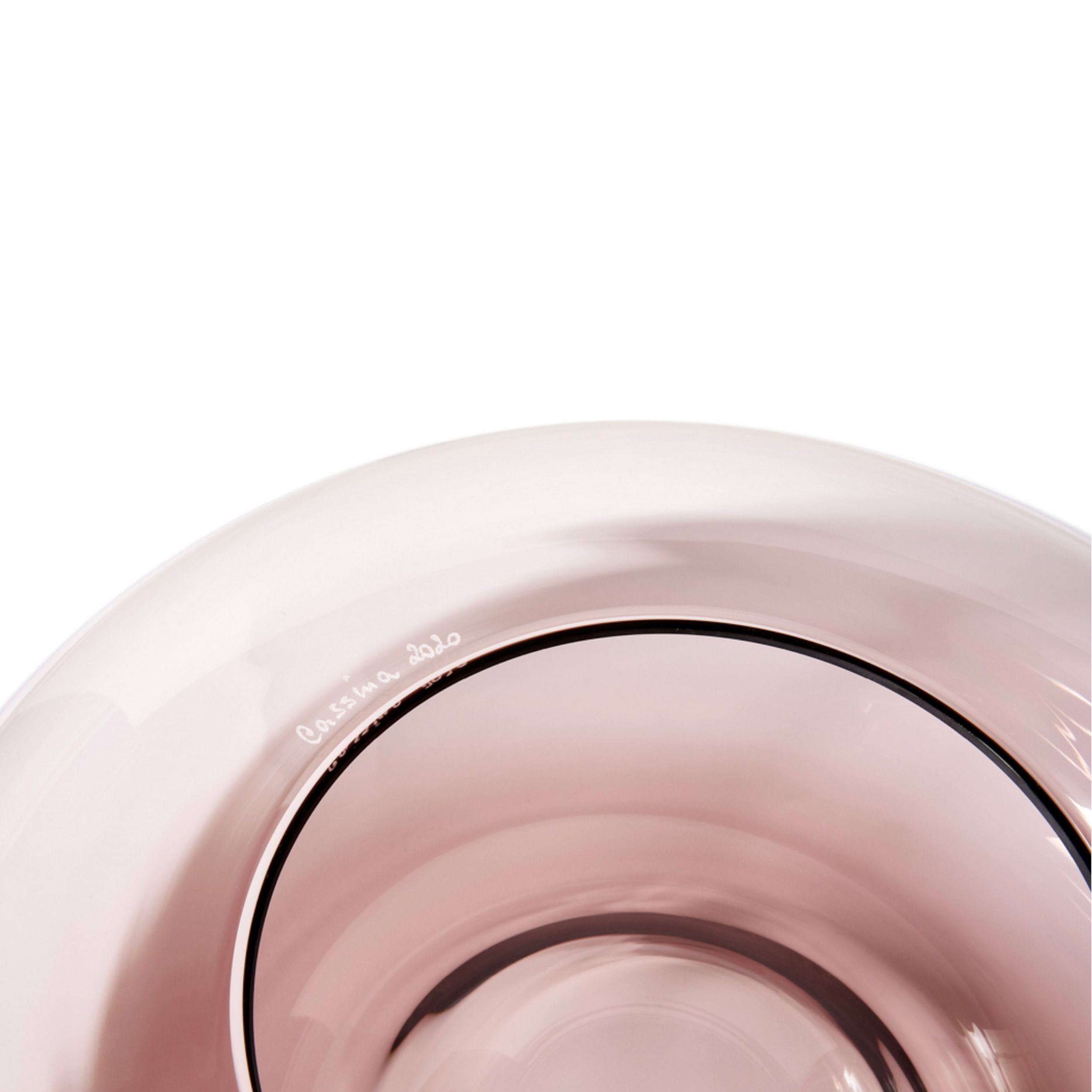 Vase Jelly von Cassina in Amethyst als Detailaufnahme der Gravur.