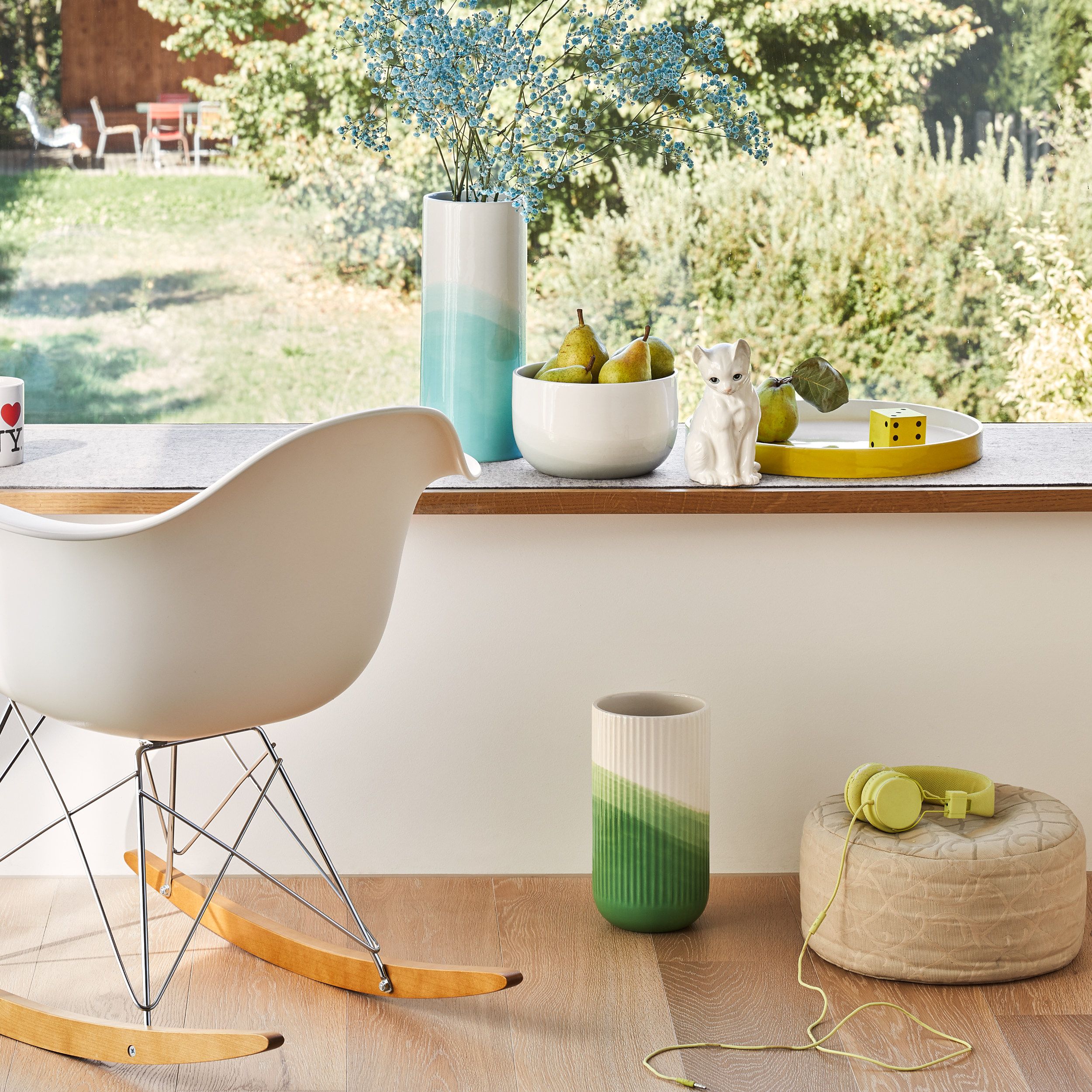 Bowl Herringbone von Vitra in Farbe sand im Milieubild.