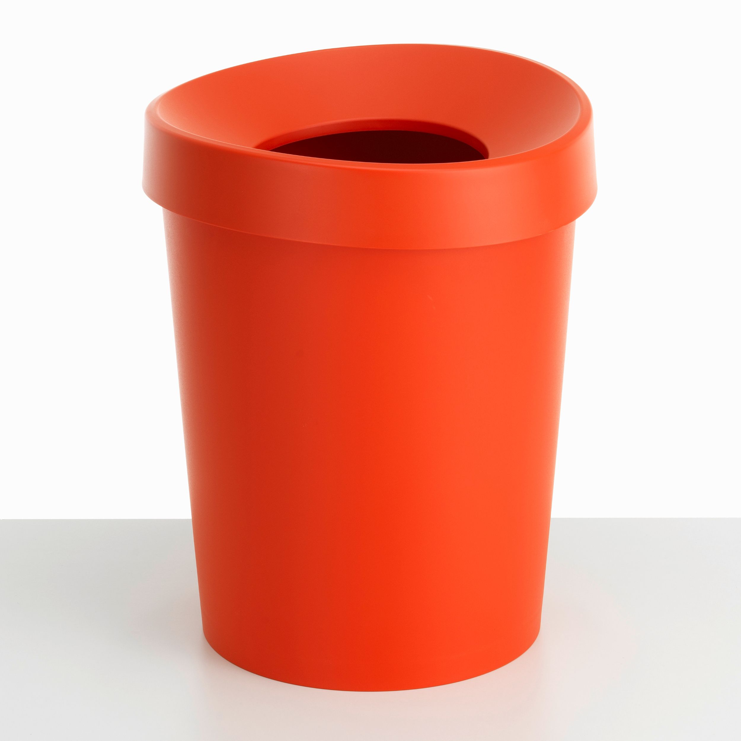 Papierkorb Happy Bin L von Vitra in poppy red als Alleinsteller.