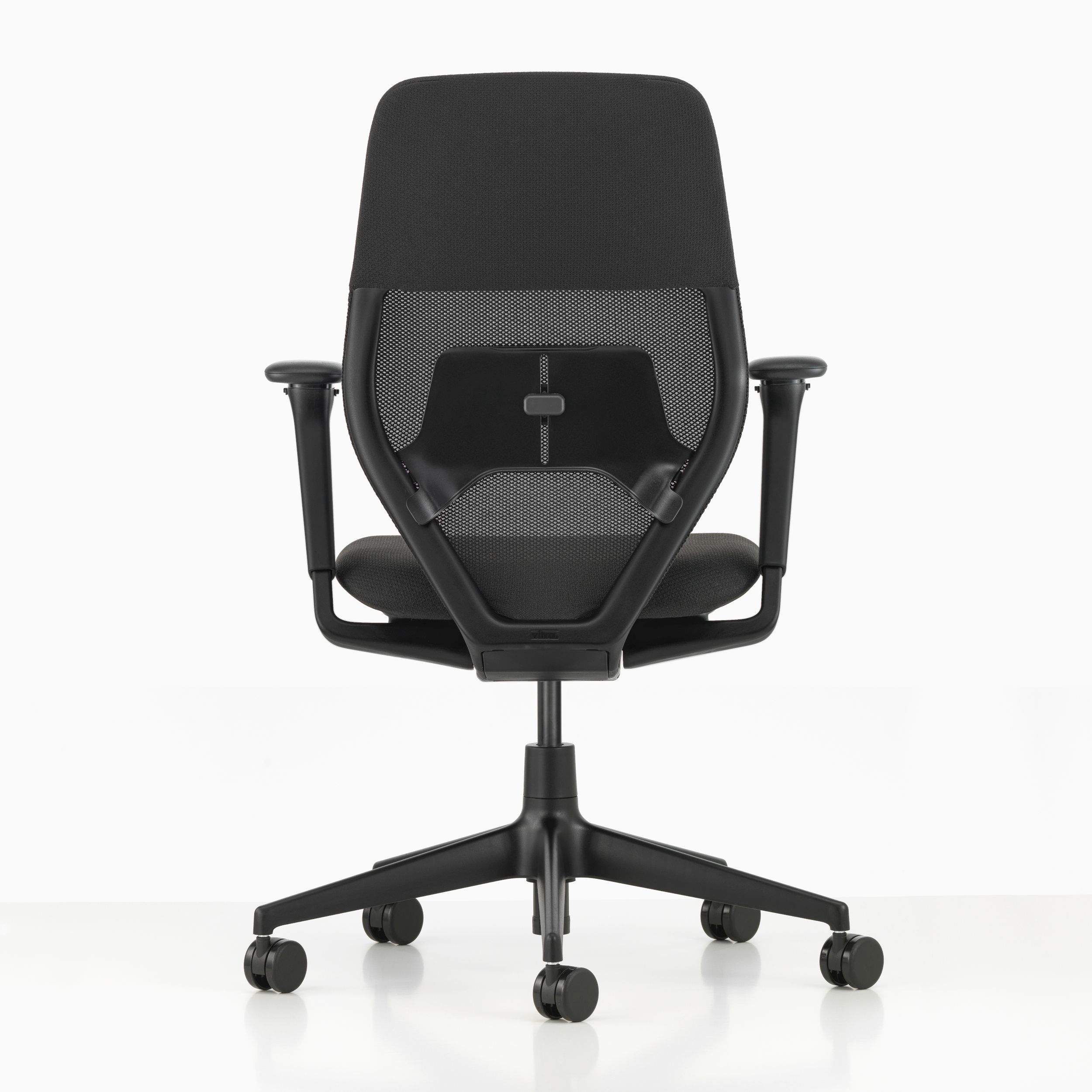 Bürostuhl ACX Mesh von Vitra in schwarz als Freistellervon hinten.