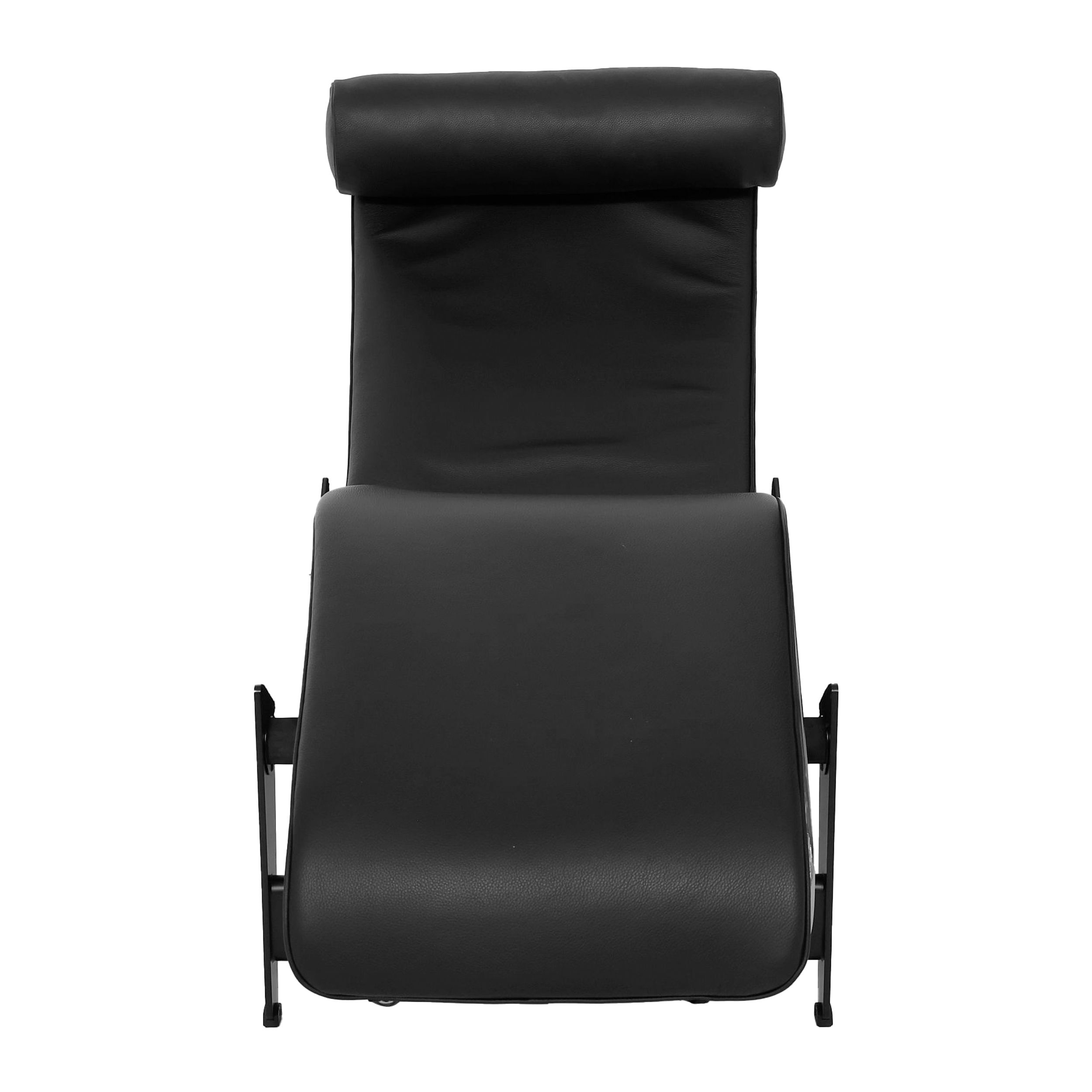 Die Liege "4" von Cassina mit Stahlrohrgestell und schwarzem Lederpolster in frontaler Ansicht vor einem weißen Hintergrund.