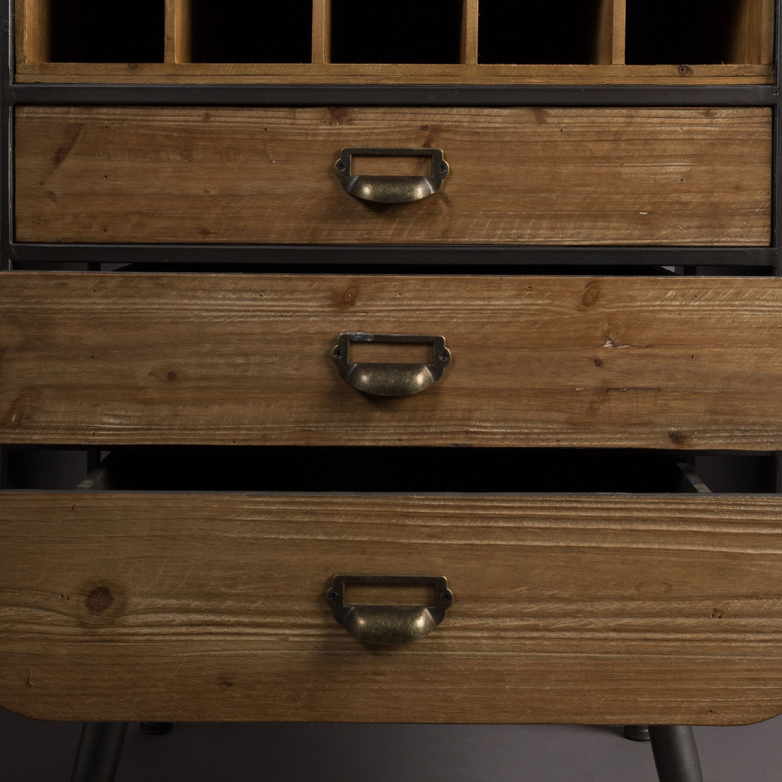 Schrank Vino von Zuiver aus Tannenholz