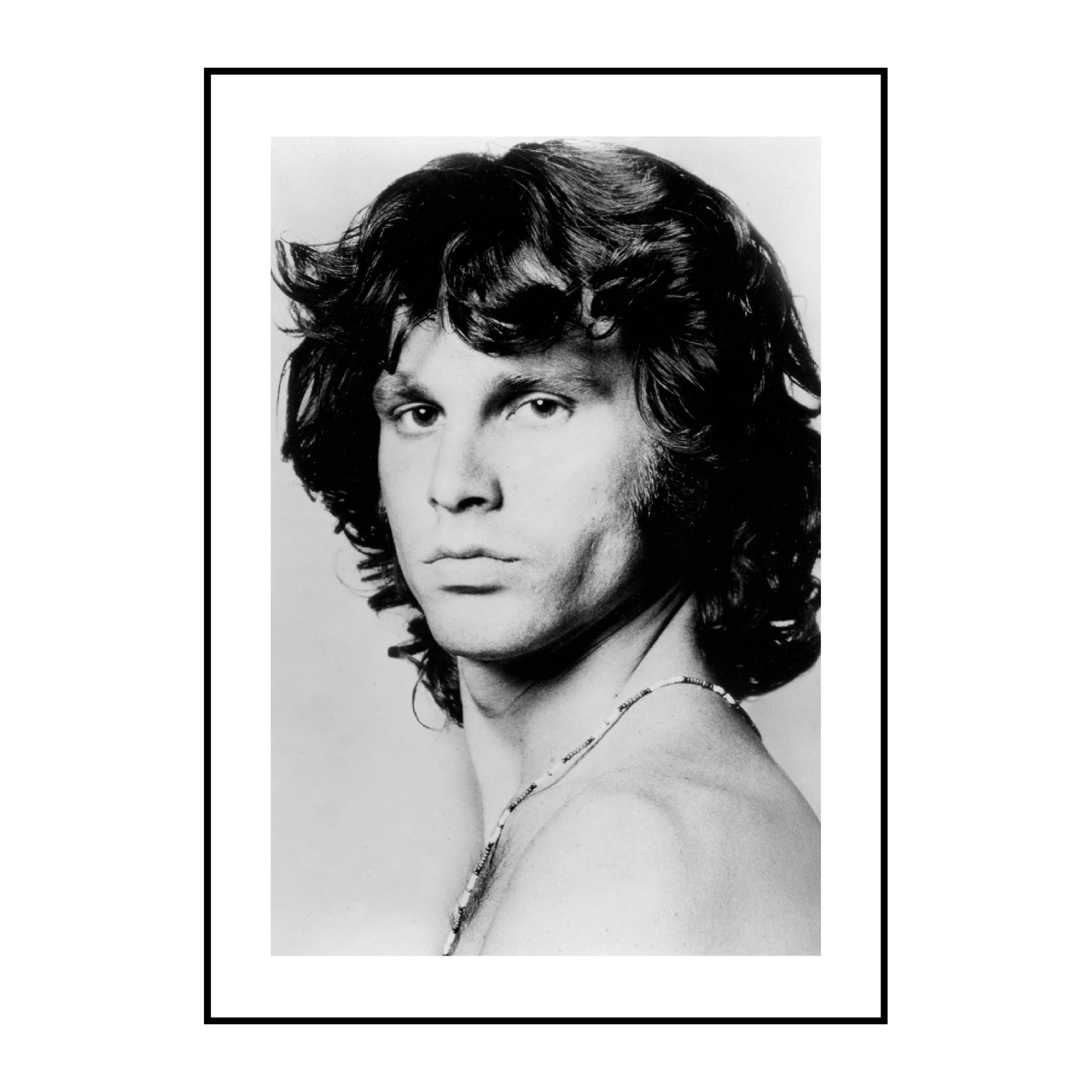 Gerahmtes Poster Jim Morrisson von Malerifabrikken in schwarz vor weissem Hintergrund