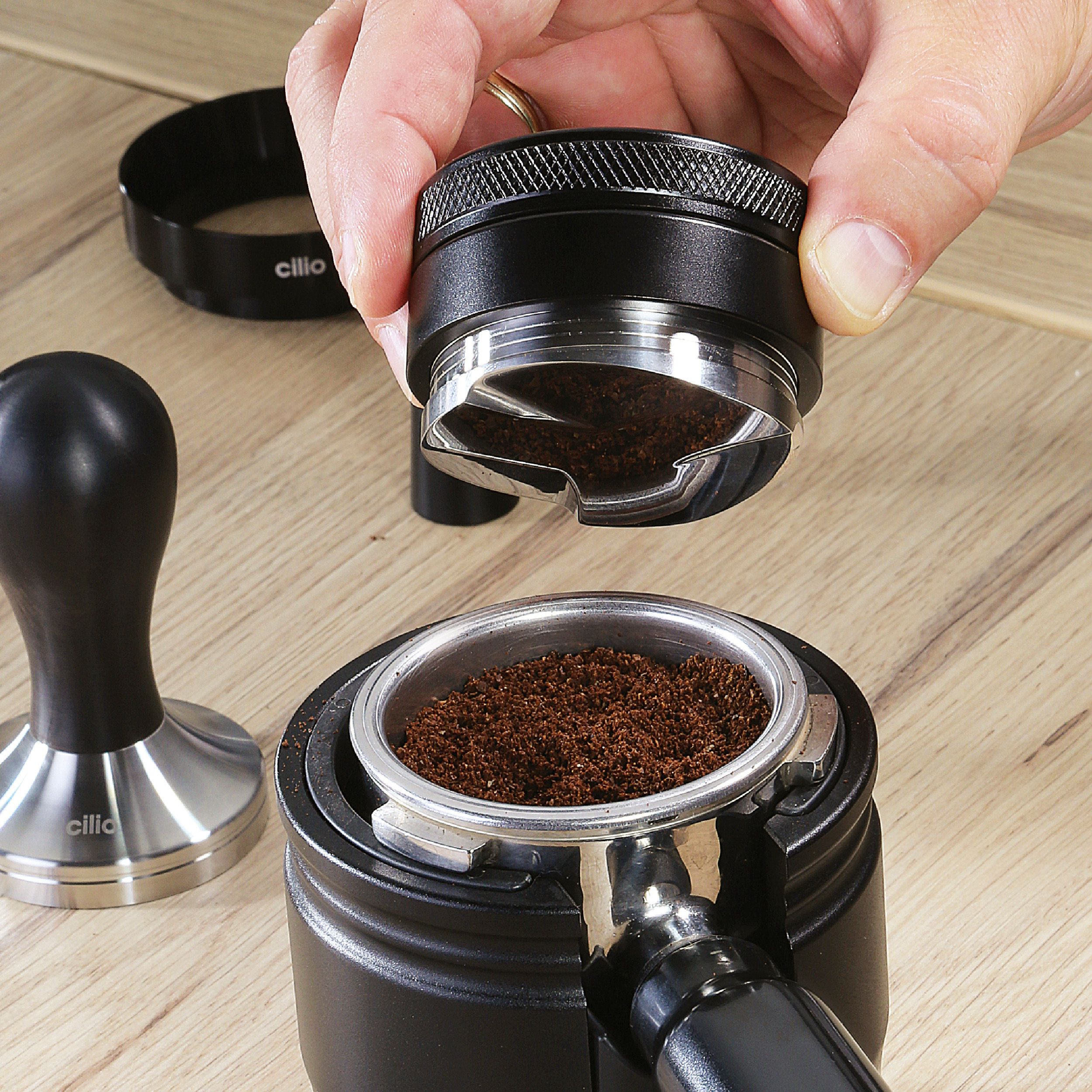 Leveler Barista von Küchenprofi schwarz Milieubild