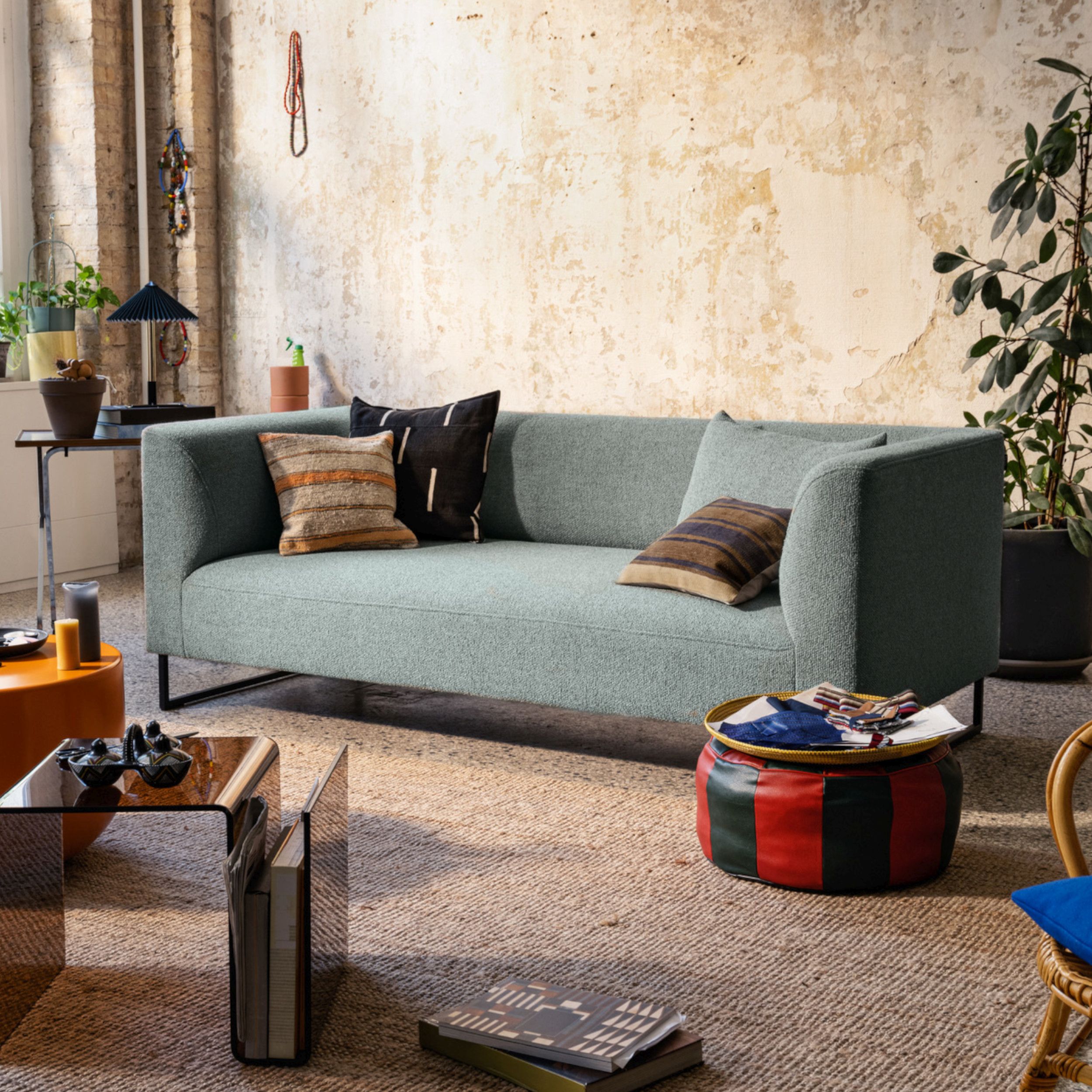Sofa Collection Freistil 160 von Rolf Benz als Milieubild seitlich in grau