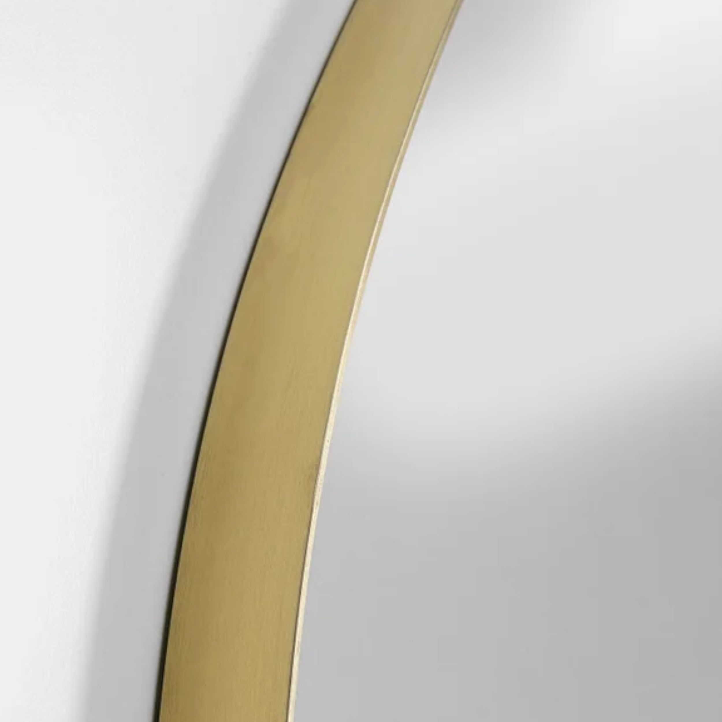 Spiegel Shape Brass gold Detail Rahmen