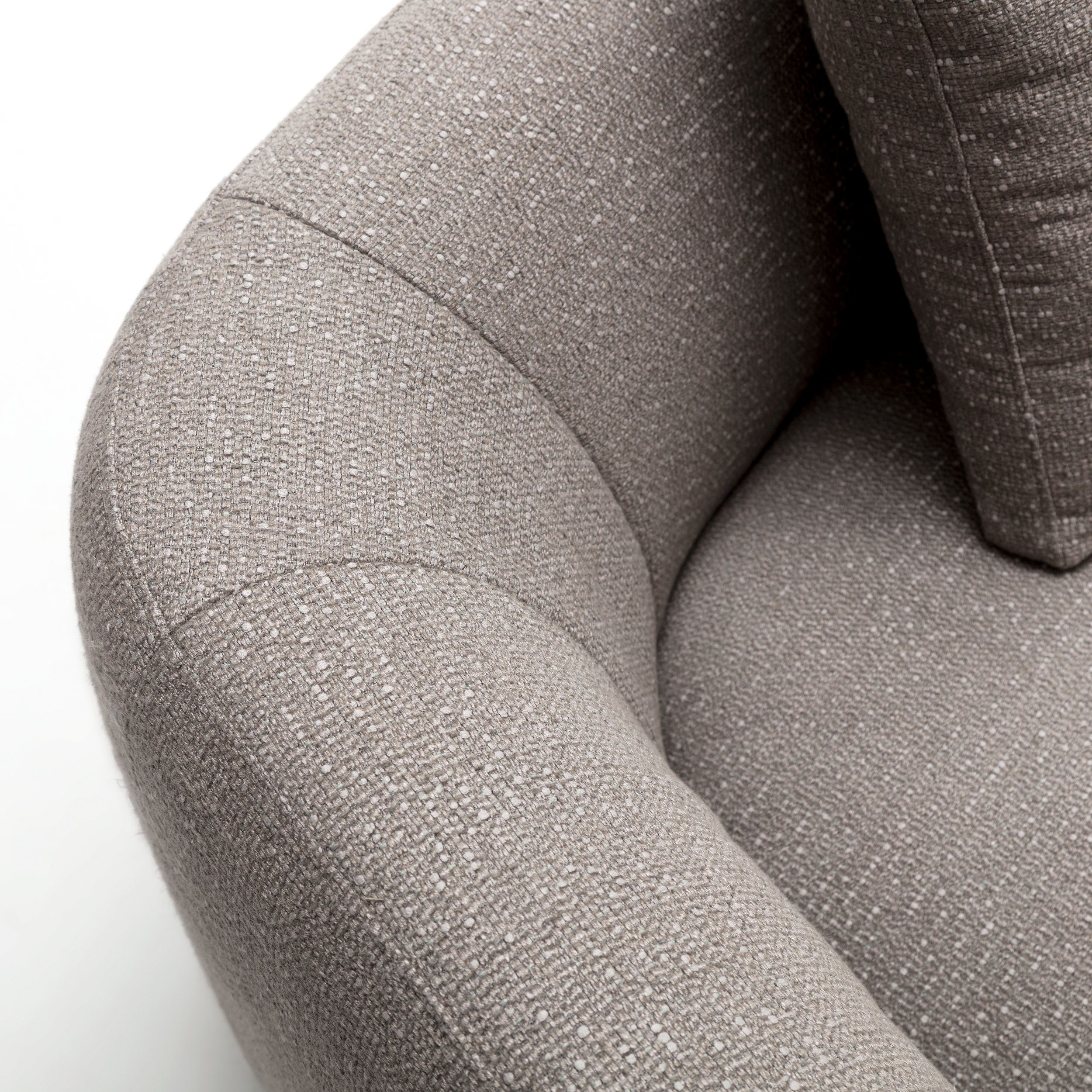 Sofa Kumo von Rolf Benz in Stoff grau als Detailbild Rücken