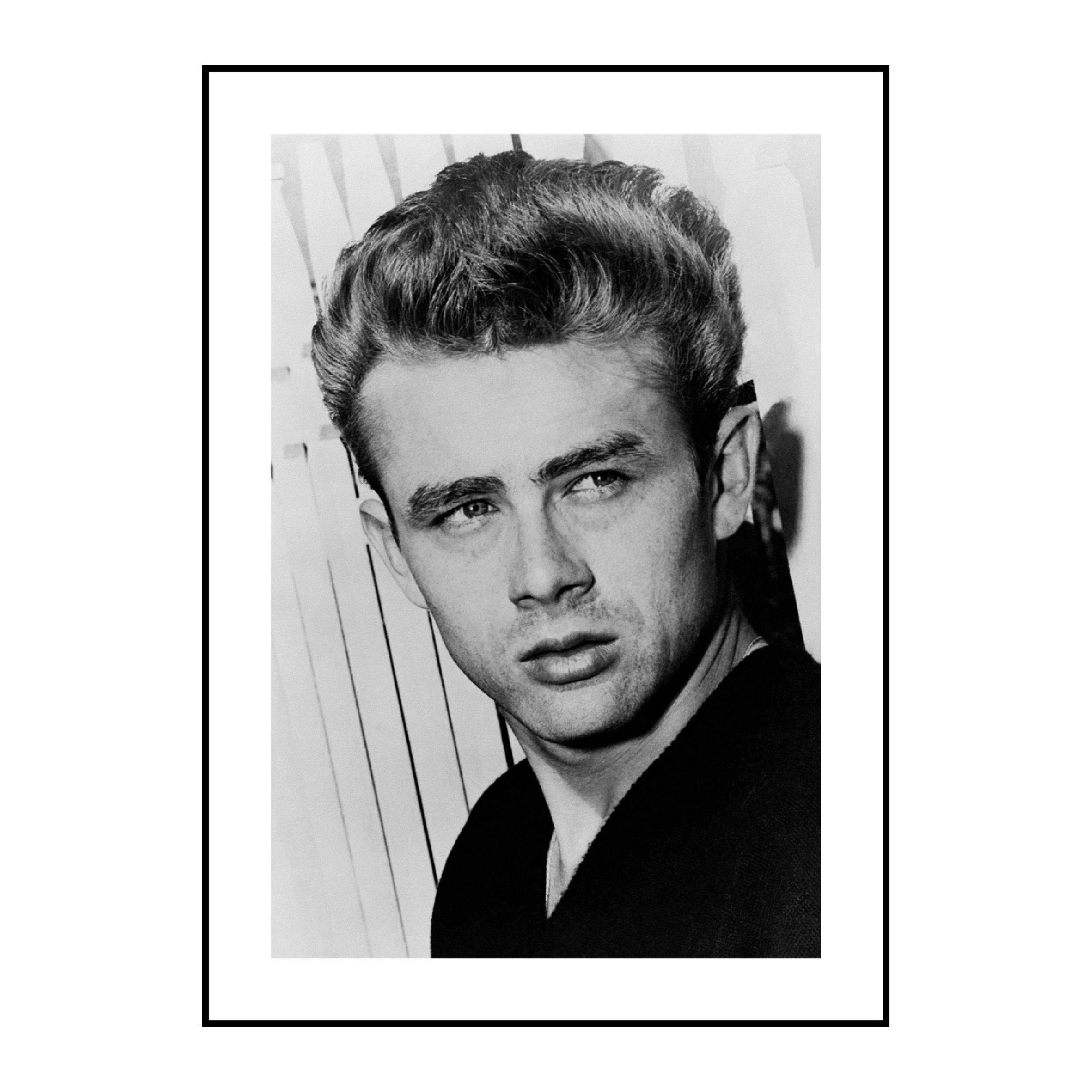 Gerahmtes Poster James Dean von Malerifarbikken schwarz vor weissem Hintergrund