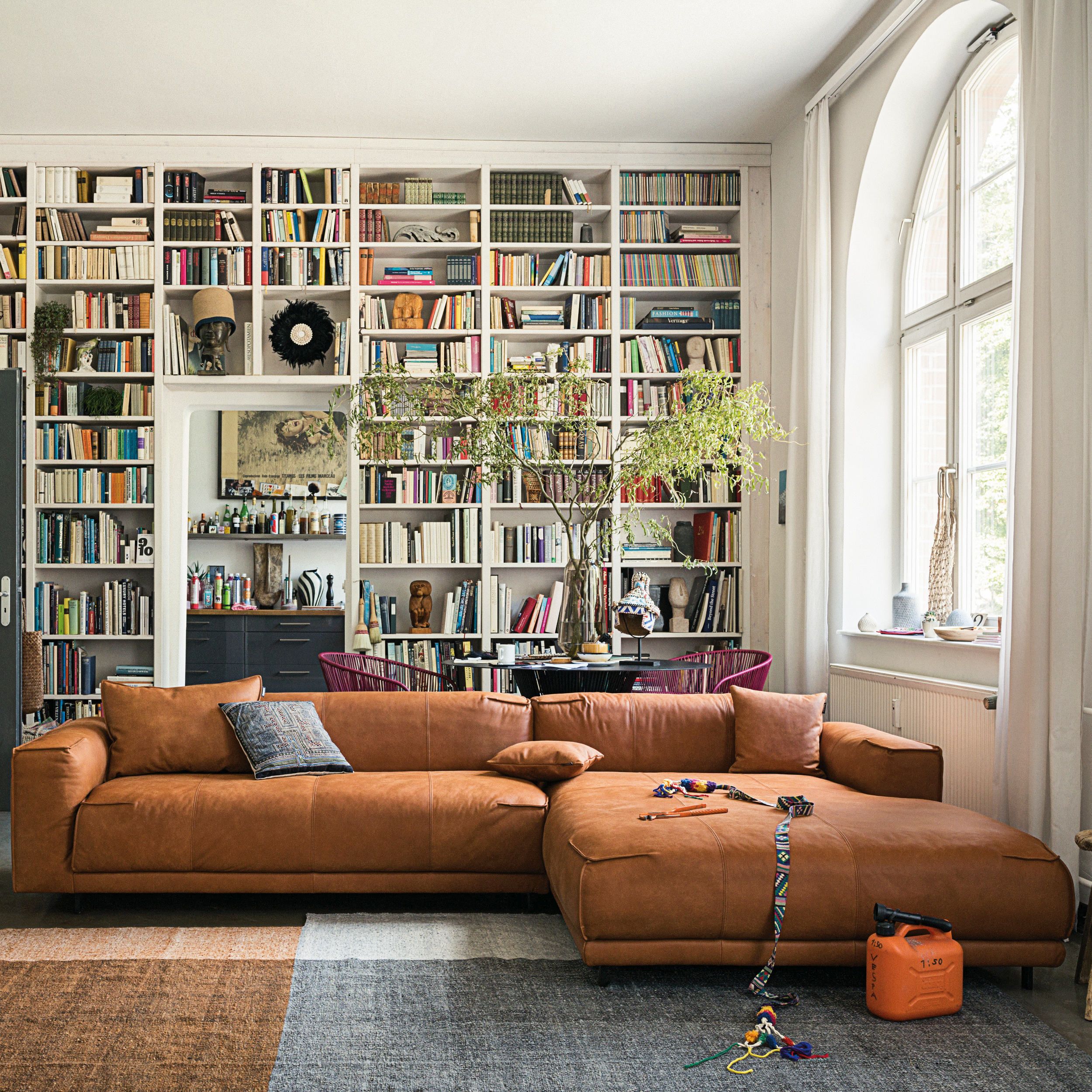 Sofa collection Freistil 136 in braun als Milieubild