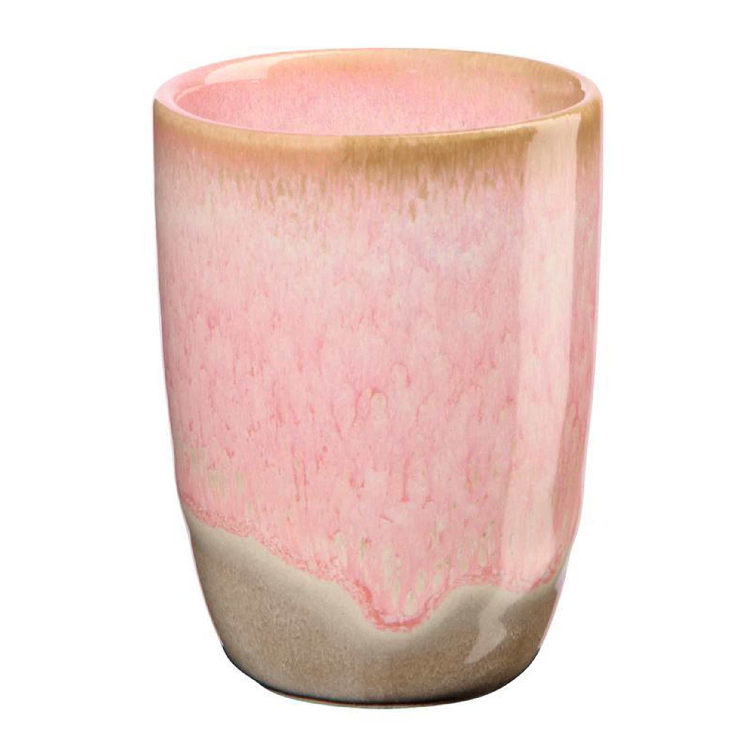 Cup Il Capriccio von Asa in verschiedenen
rosa Tönen aus Keramik  in Portugal von Hand gefertigt  mit weissem Hintergrund. Jedes Stück
ein Unikat. 