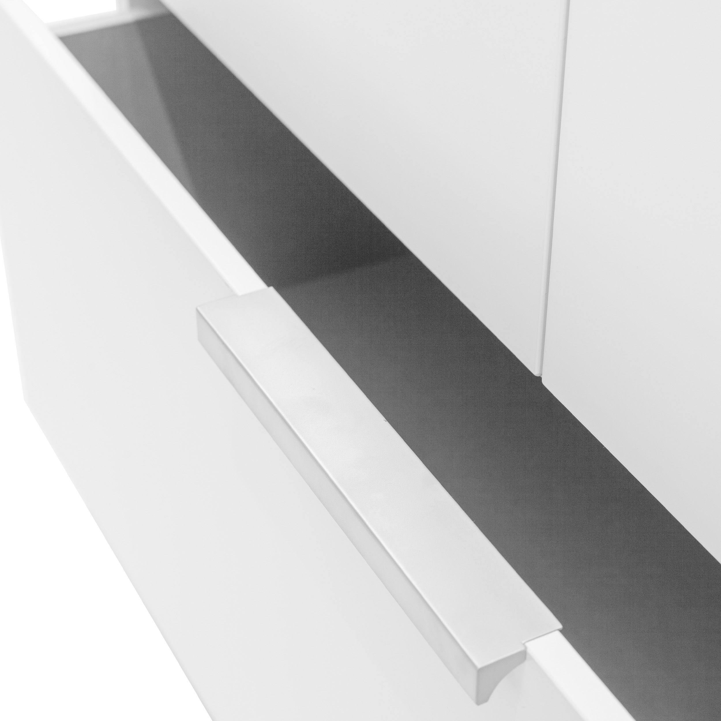Highboard Everywhere von Ligne Roset in weiß , Detail Schubkasten und Griff.