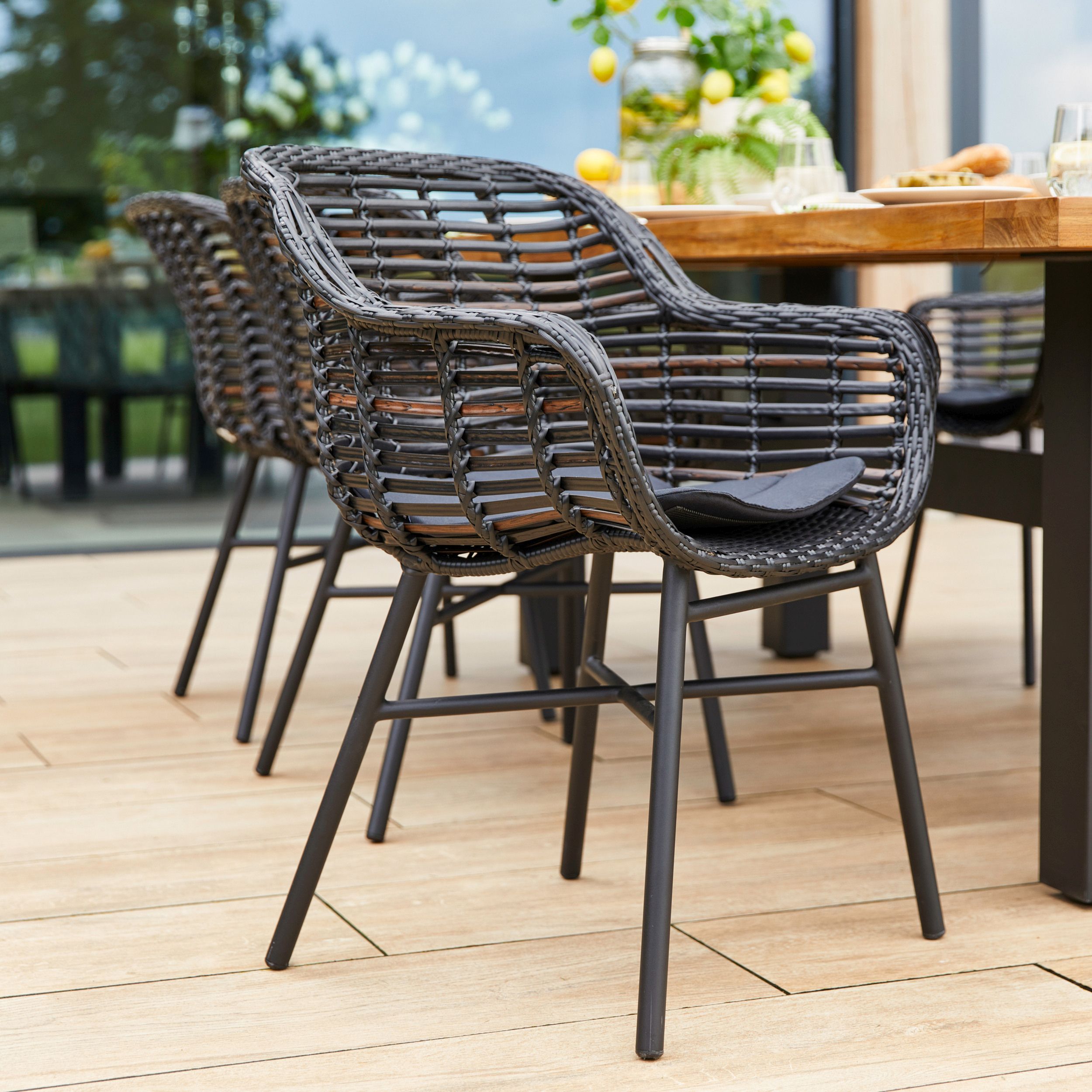 Gartenstuhl Havel Polyrattan Geflecht als Milieubild