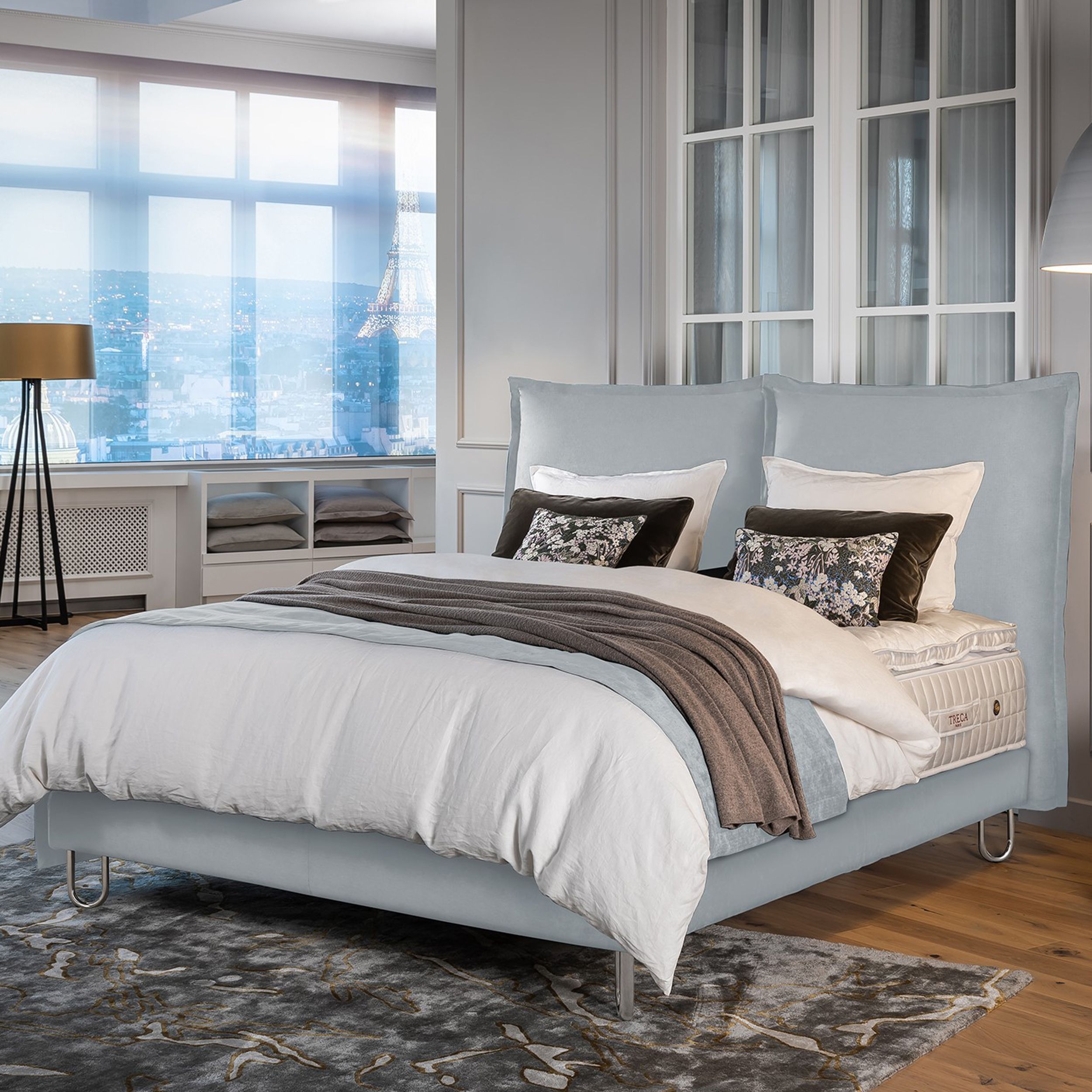 Boxspringbett Angele von Treca in blau als Milieubild