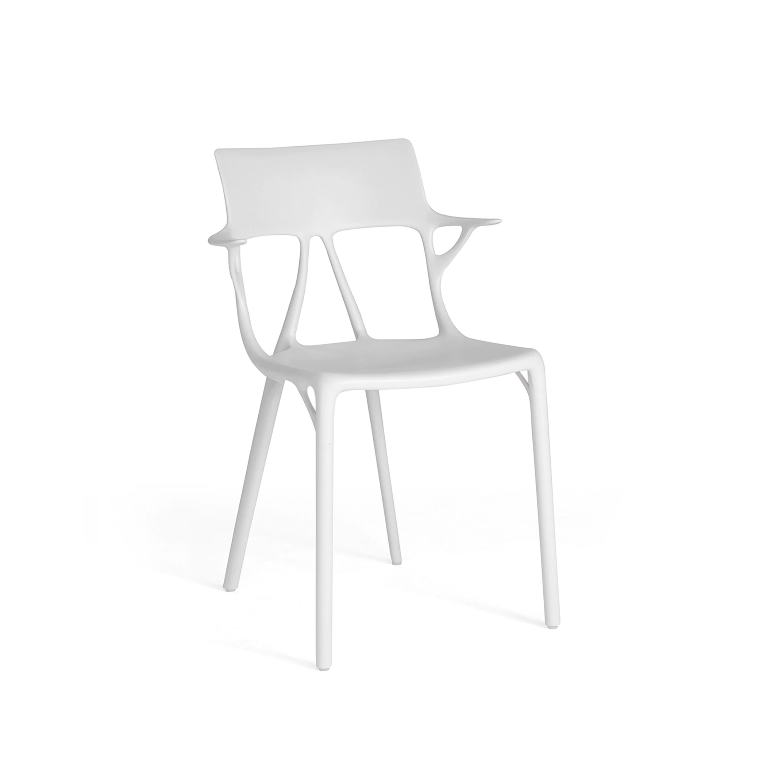 Gartenstuhl A.I. von Kartell in weiß als Freisteller.