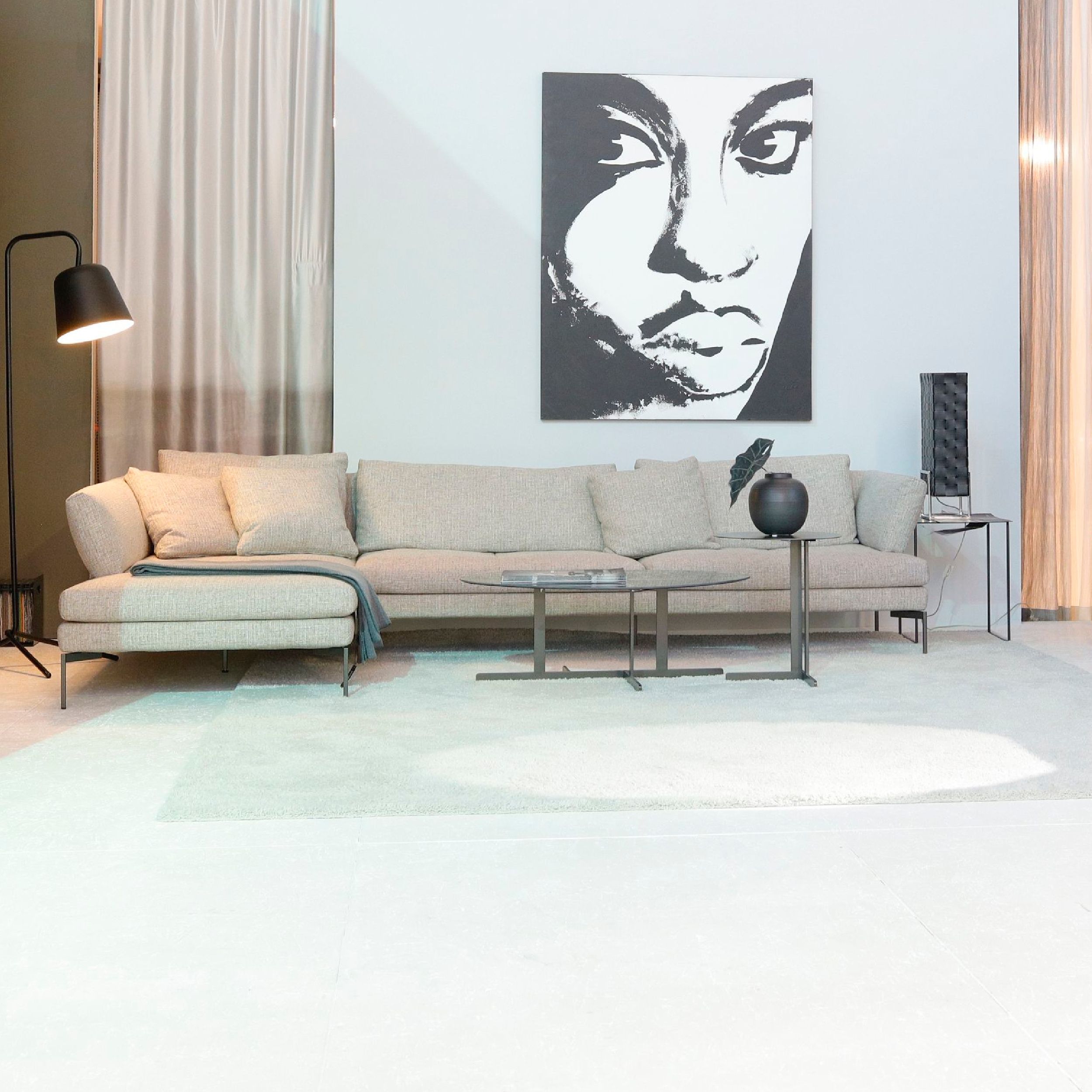 Sofa Aliante von Bonaldo als Milieubild von dem ganzem Sofa