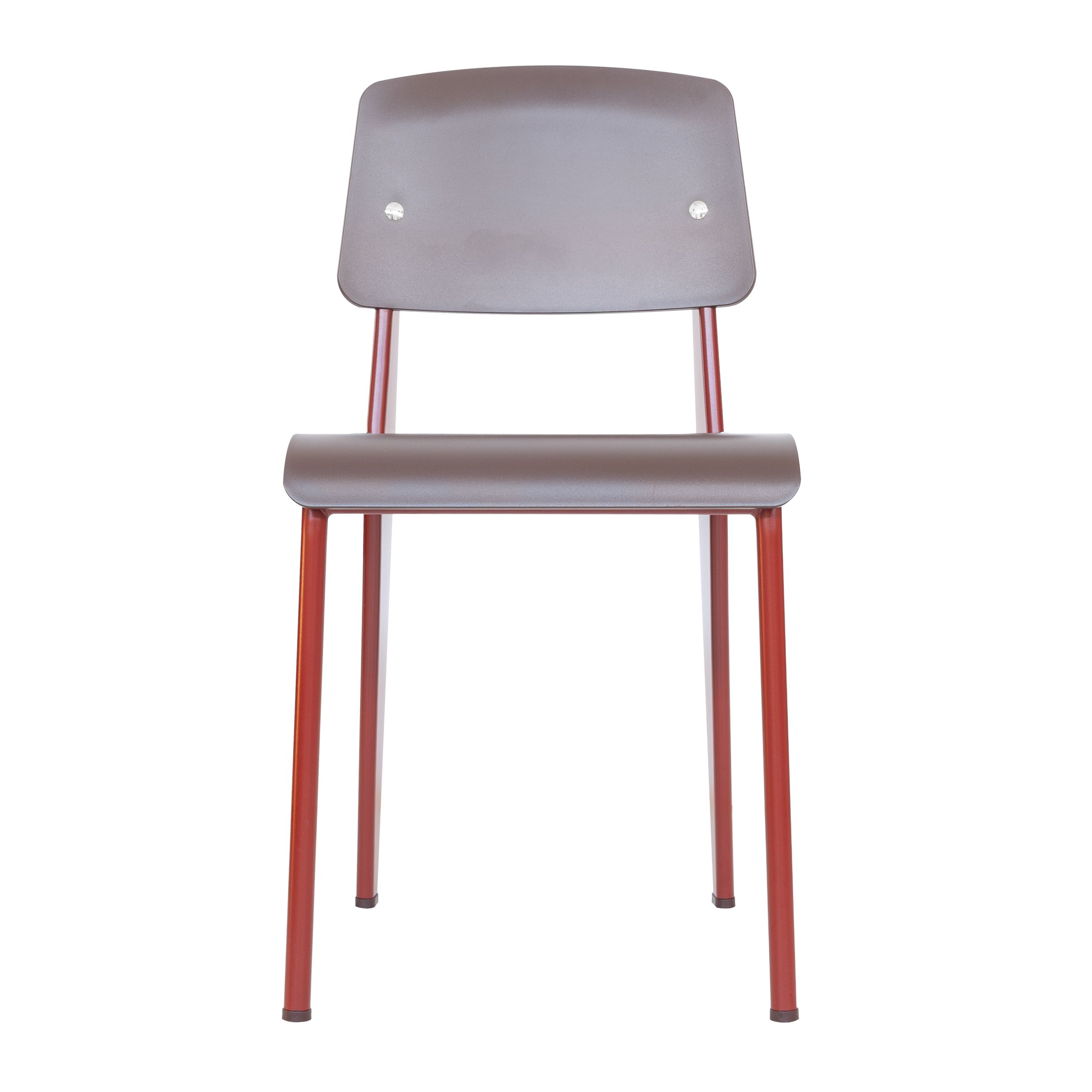 Stuhl Standard SP von Vitra mit rotem Gestell und teakbrauner Sitz- und Rückenschale in frontaler Ansicht vor einem weißen Hintergrund.