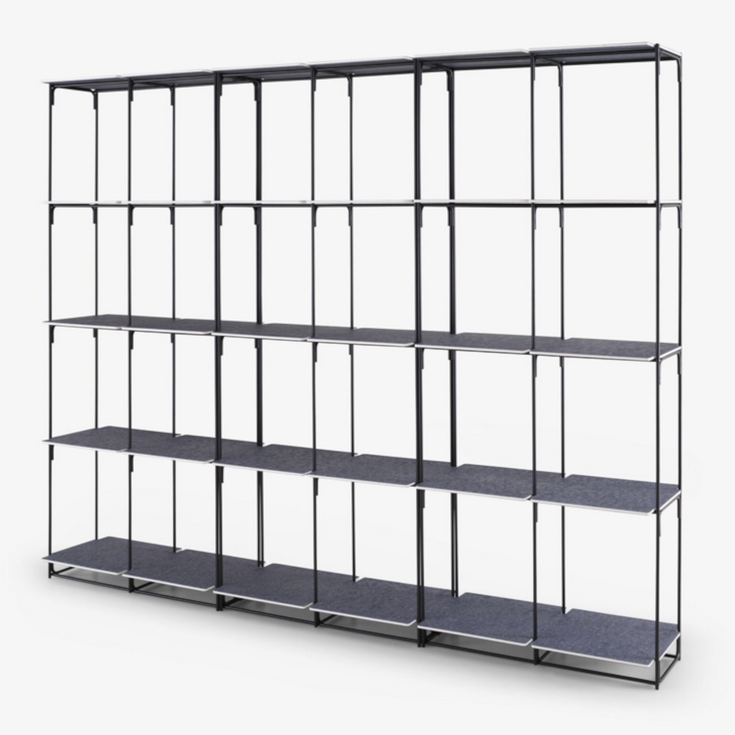 Regal La Bibliotheque Fil von Ligne Roset in schwarz als Freisteller von schräg vorne.