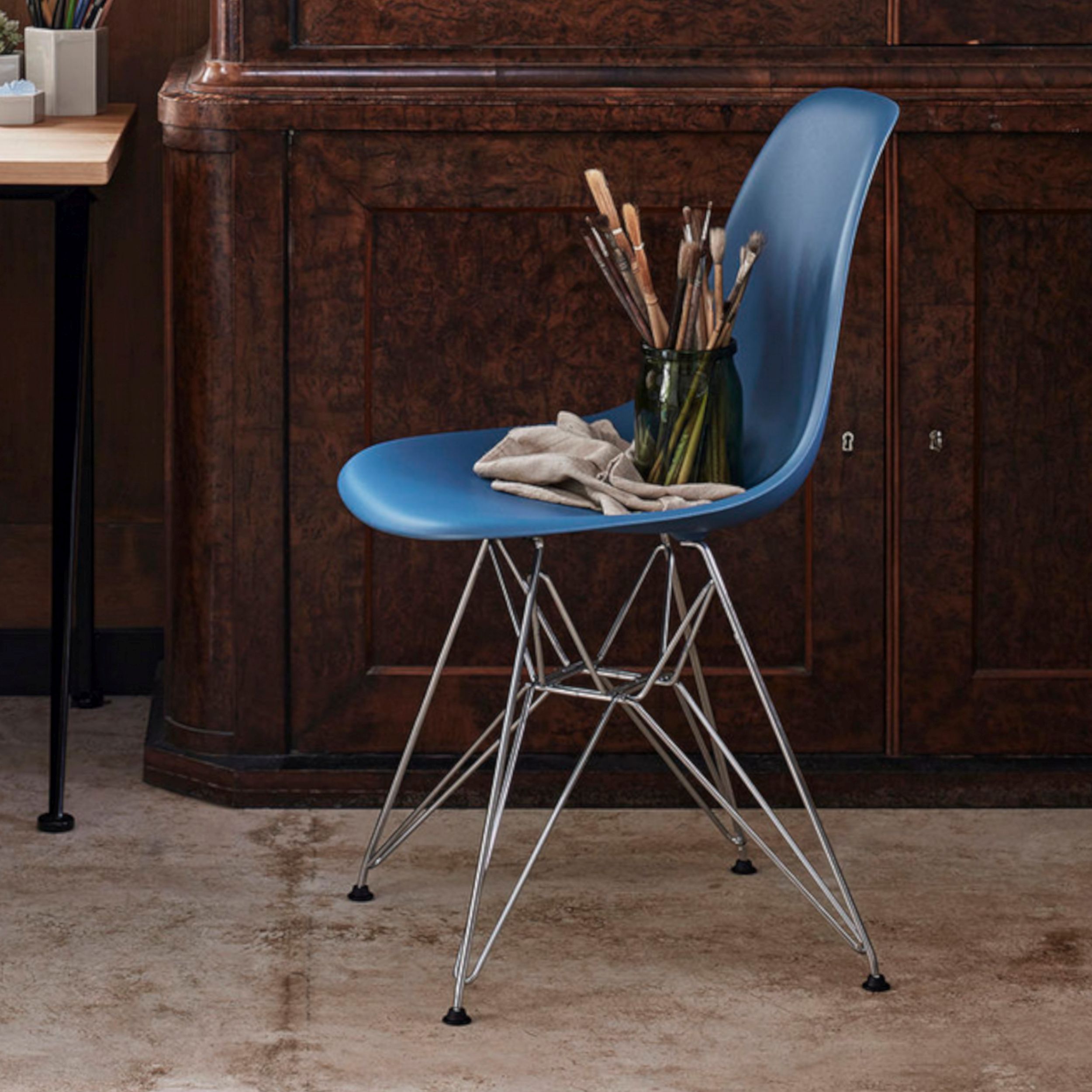 Schalenstuhl Eames Plastic Side Chair