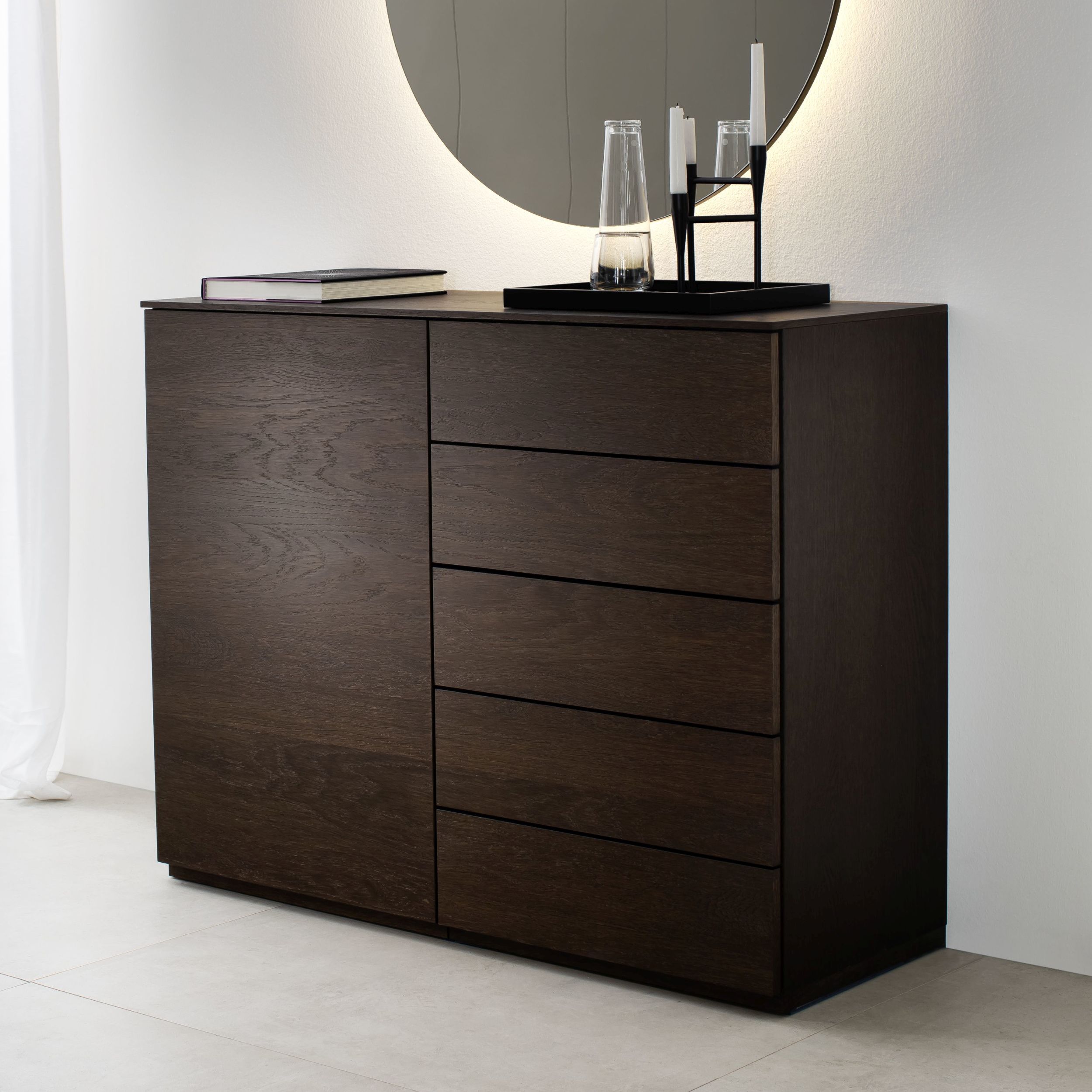 Kommode Contur 3900 von Sudbrock in braun als Milieubild
