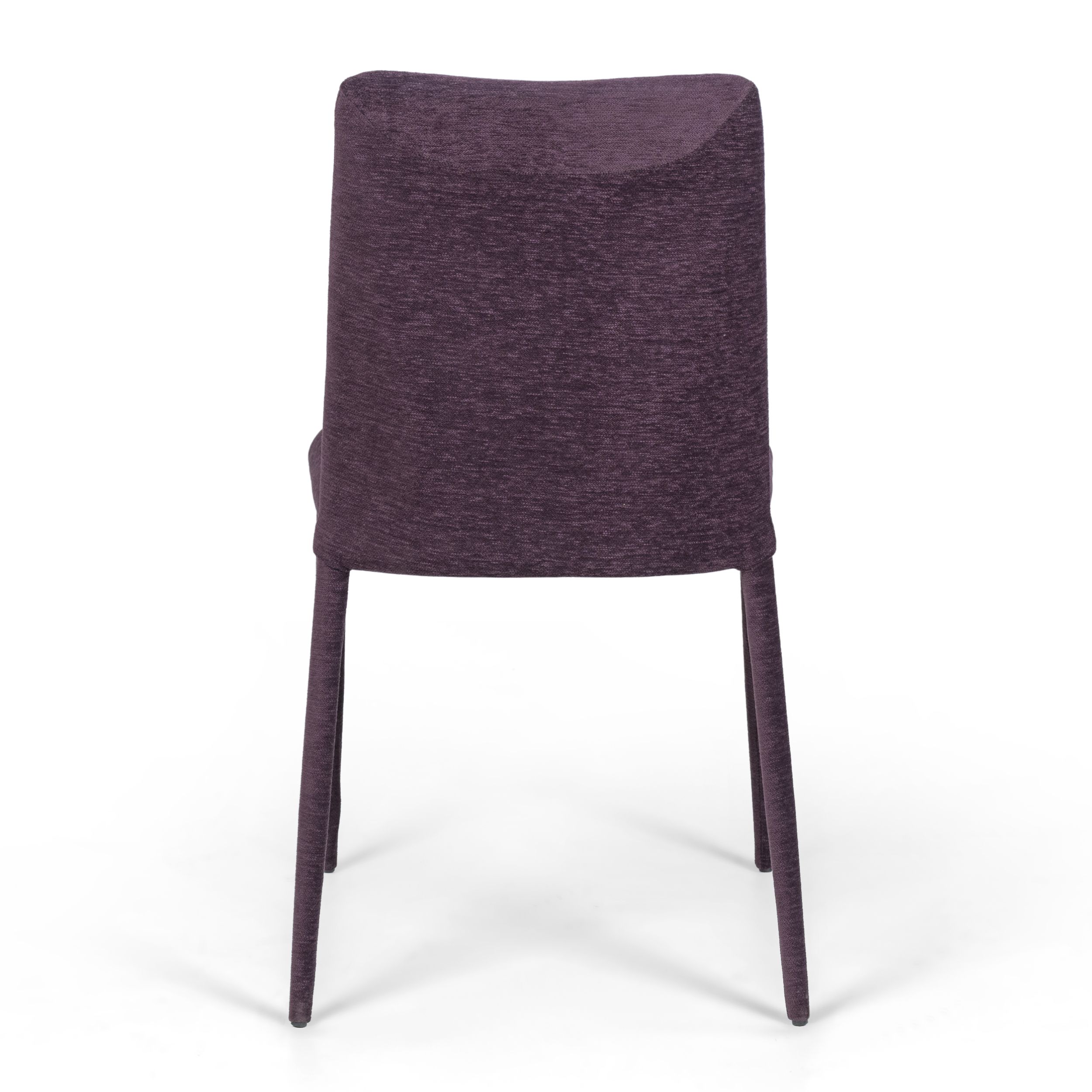 Ein schlichter, zierlicher Vierfuß-Stuhl mit violettem Stoffbezug, Modell Assisi von Willisau, in rückseitiger Ansicht vor einem weißen Hintergrund.
