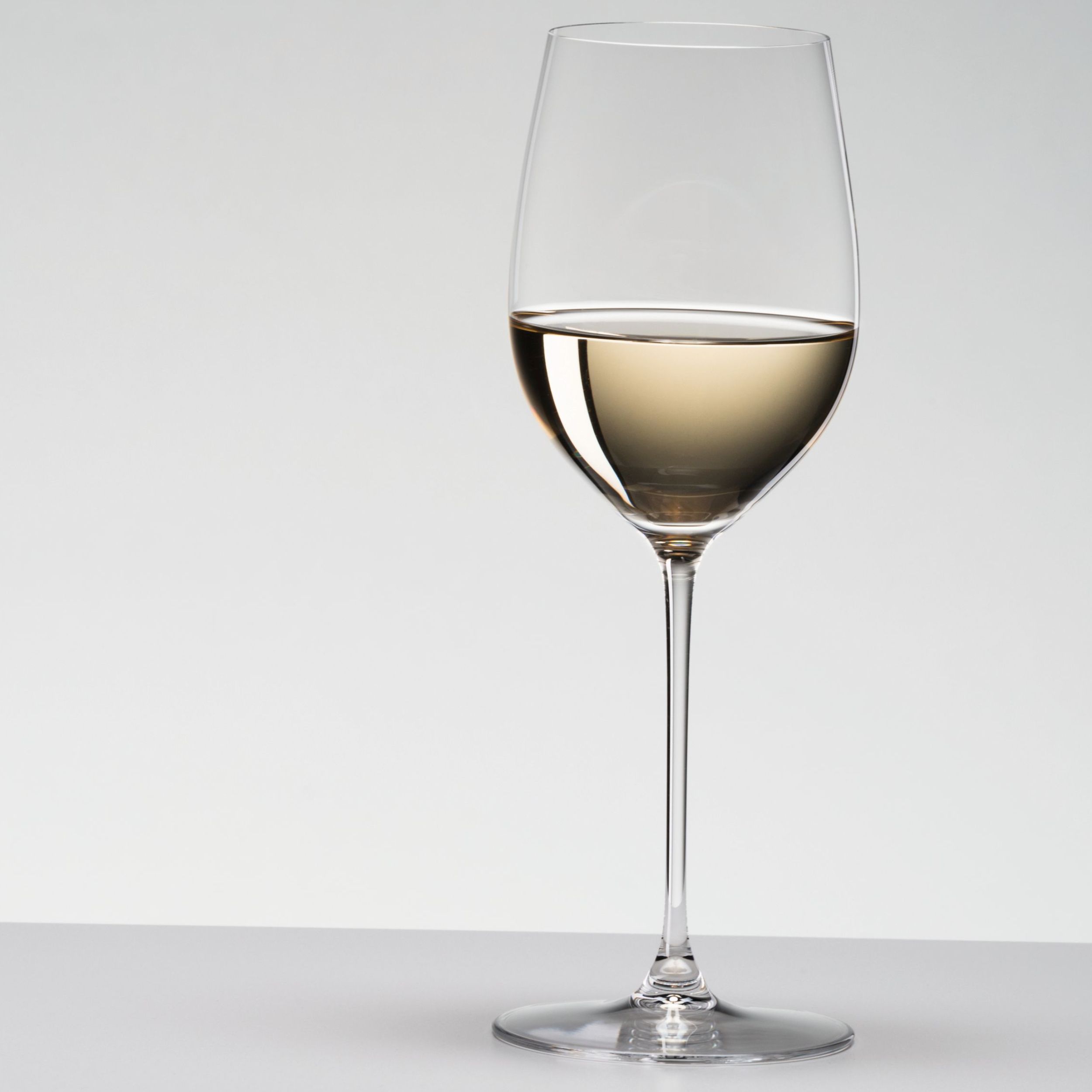 Weißweinglas von Riedel Veritas Freisteller1