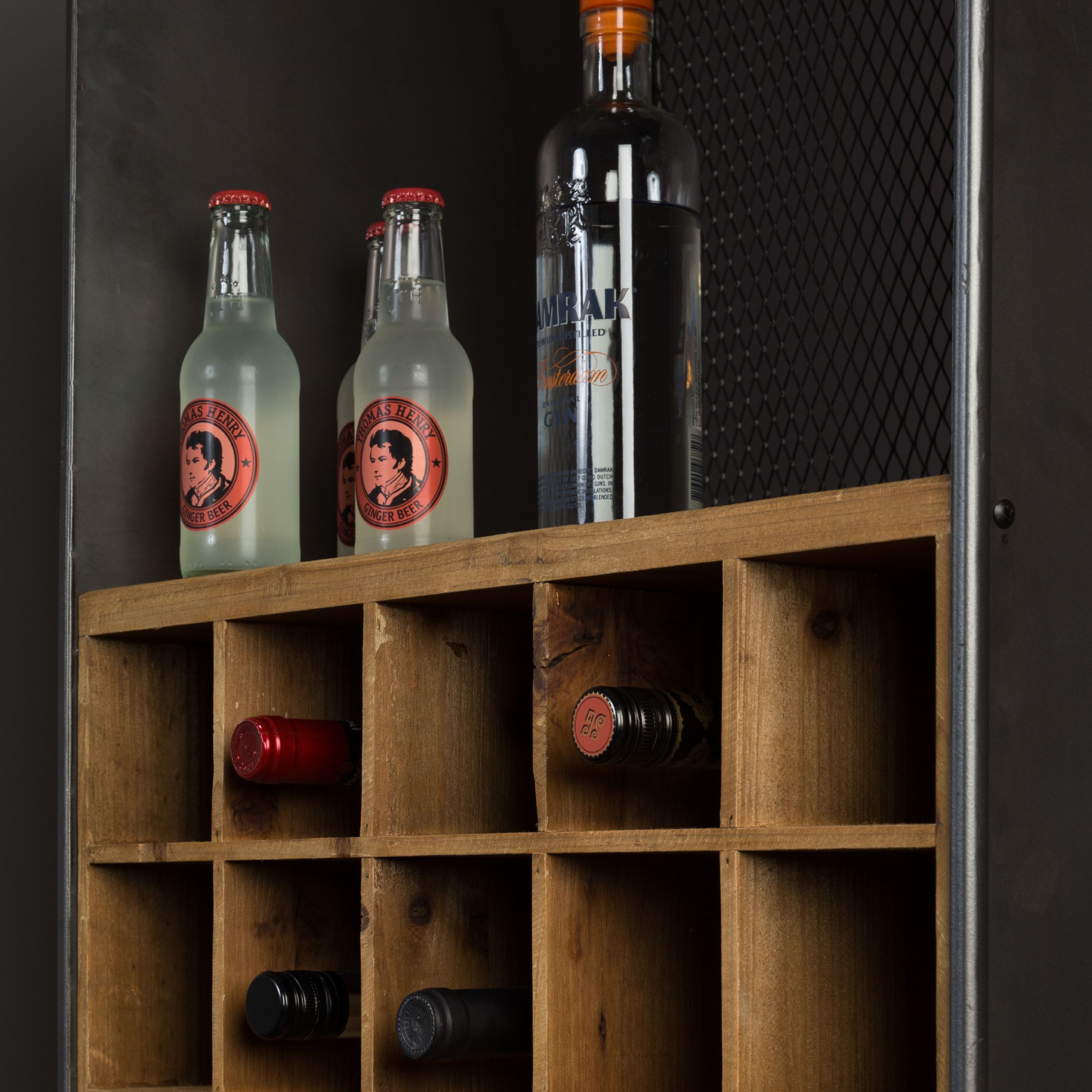 Schrank Vino von Zuiver aus Tannenholz