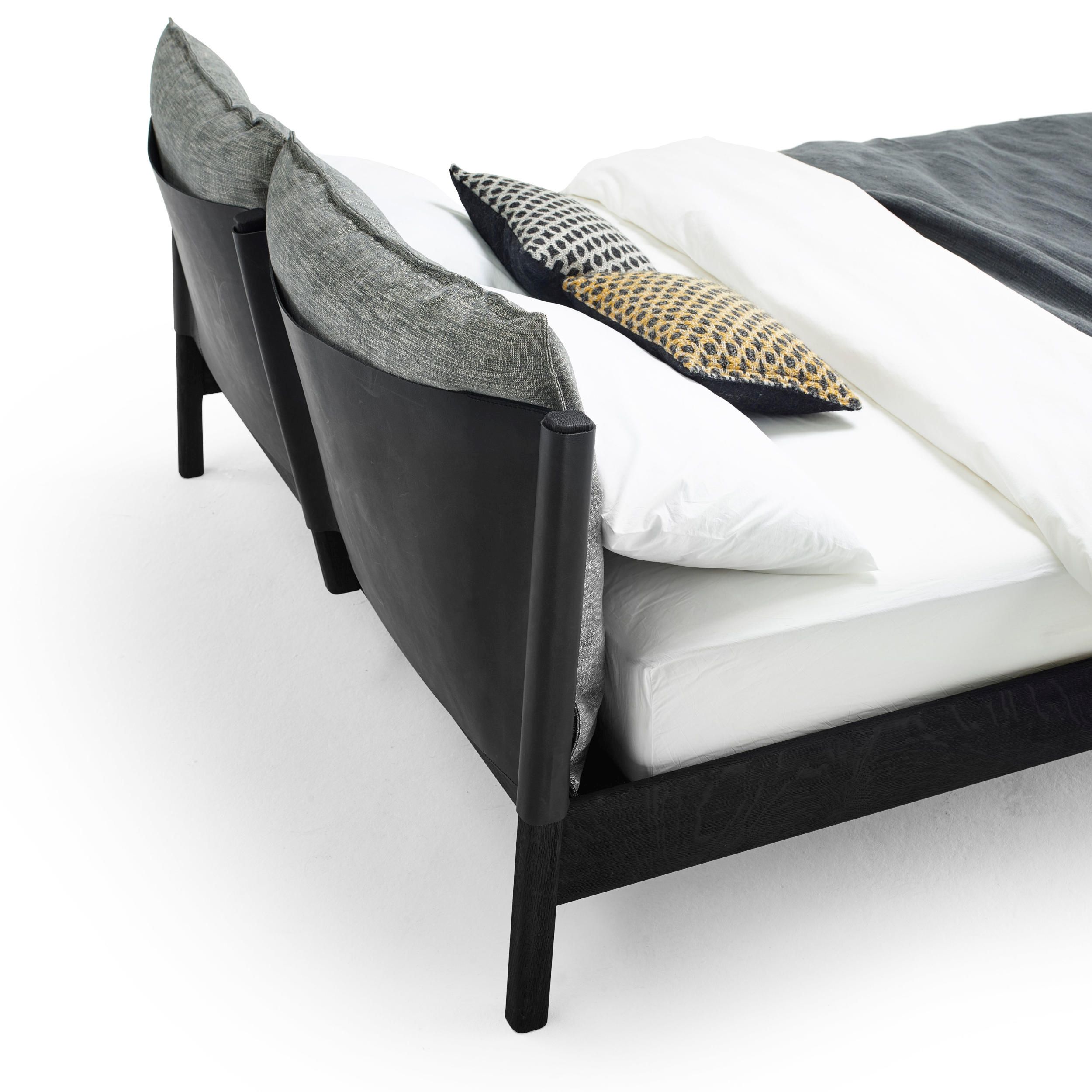 Bettgestell LIV von Möller Design in schwarz Kopfstütze als Detailbild 